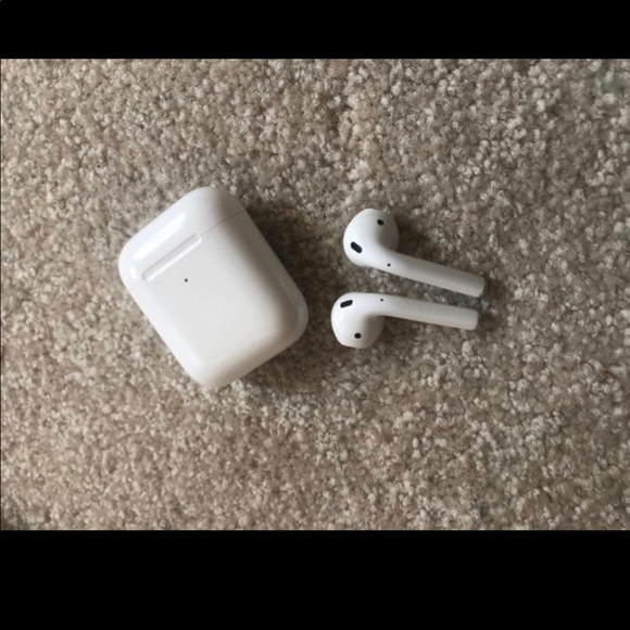 AirPods